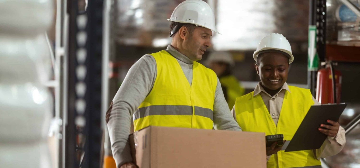 wearhouse-workers-2022-12-24-01-18-26-utc